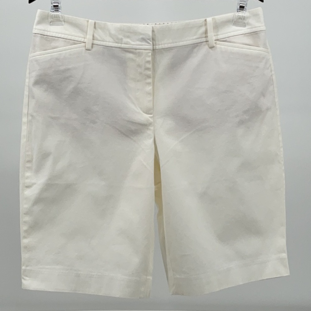 NWOT Talbots Ivory Perfect Bermuda Shorts Size 8 10.5” Inseam
